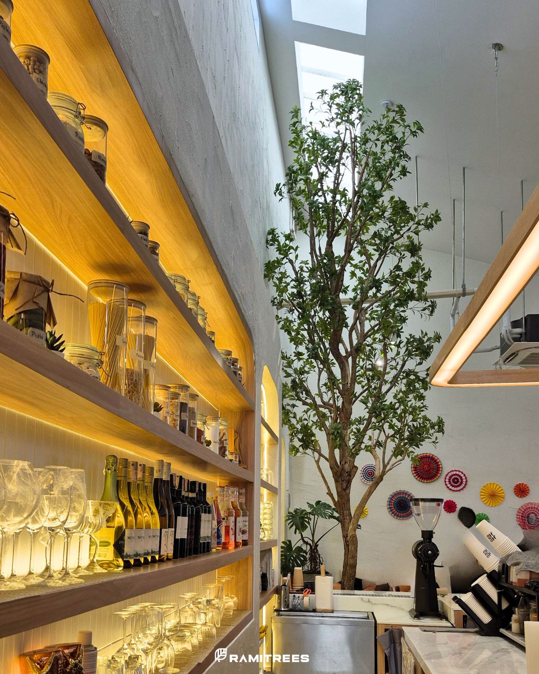 ต้นซึบากิประดิษฐ์ขนาดใหญ่ ตกแต่งร้านคาเฟ่ (สูง 5.2 ม. , กว้าง 1.2 ม.) (3)