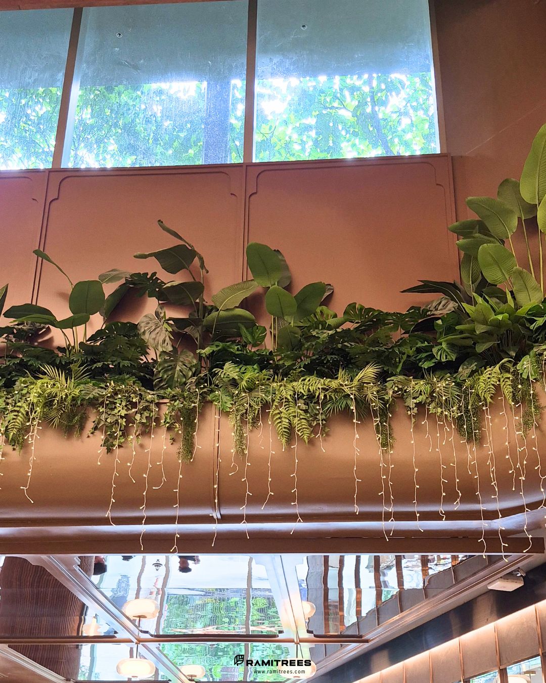 สวนต้นไม้ประดิษฐ์รอบ Void DUSIT CENTRAL PARK (5)