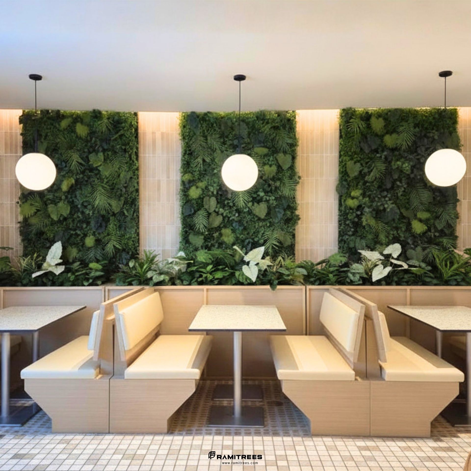 Artificial Green Wall จัดสวนแนวตั้ง ตกแต่งป้าย Lotus’s Eatery (2)