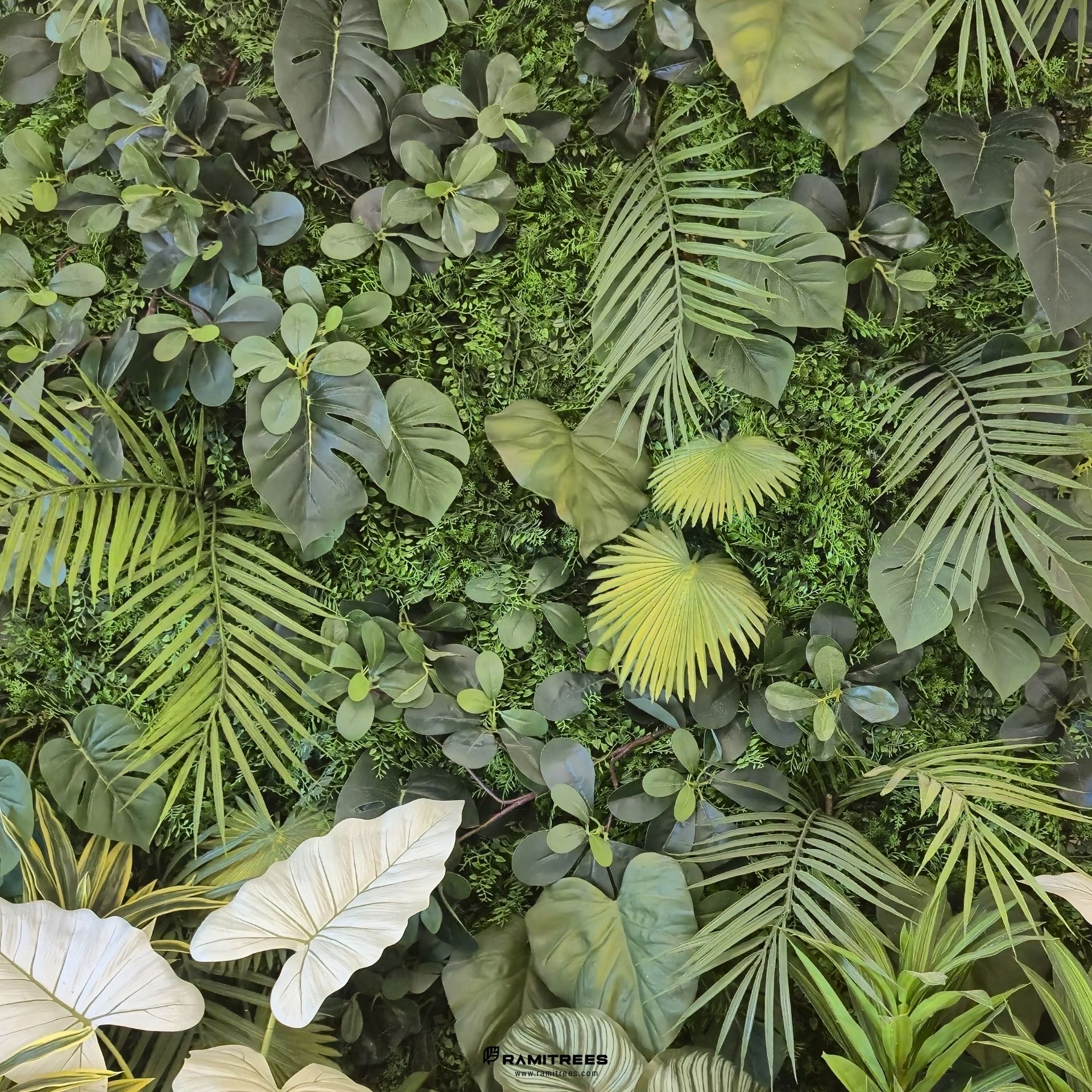 Artificial Green Wall จัดสวนแนวตั้ง ตกแต่งป้าย Lotus’s Eatery (6)