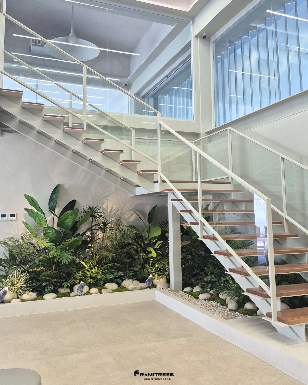 จัดสวนประดิษฐ์ใต้บันได Indoor Landscape (4)