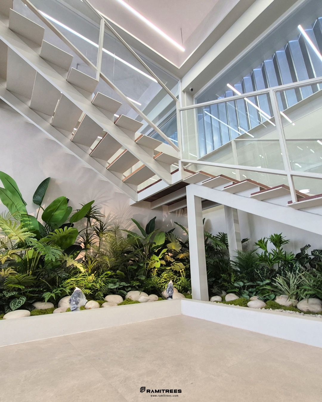 จัดสวนประดิษฐ์ใต้บันได Indoor Landscape (5)