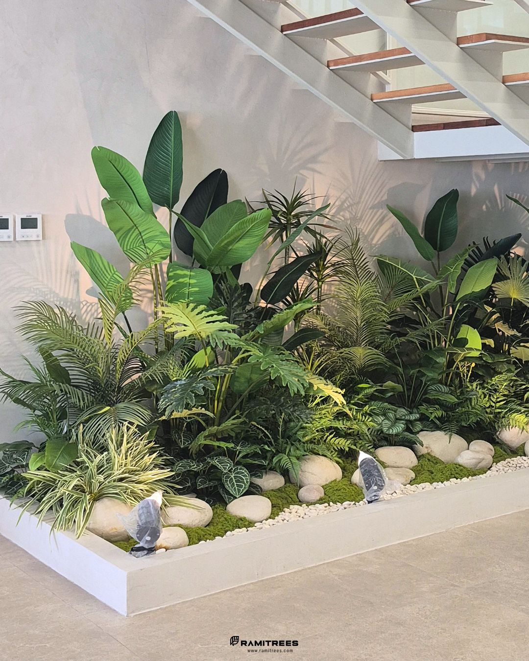 จัดสวนประดิษฐ์ใต้บันได Indoor Landscape (7)