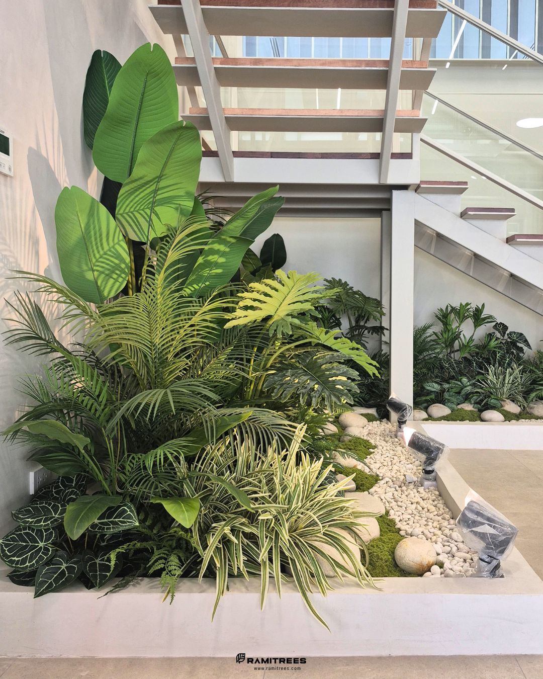 จัดสวนประดิษฐ์ใต้บันได Indoor Landscape (8)