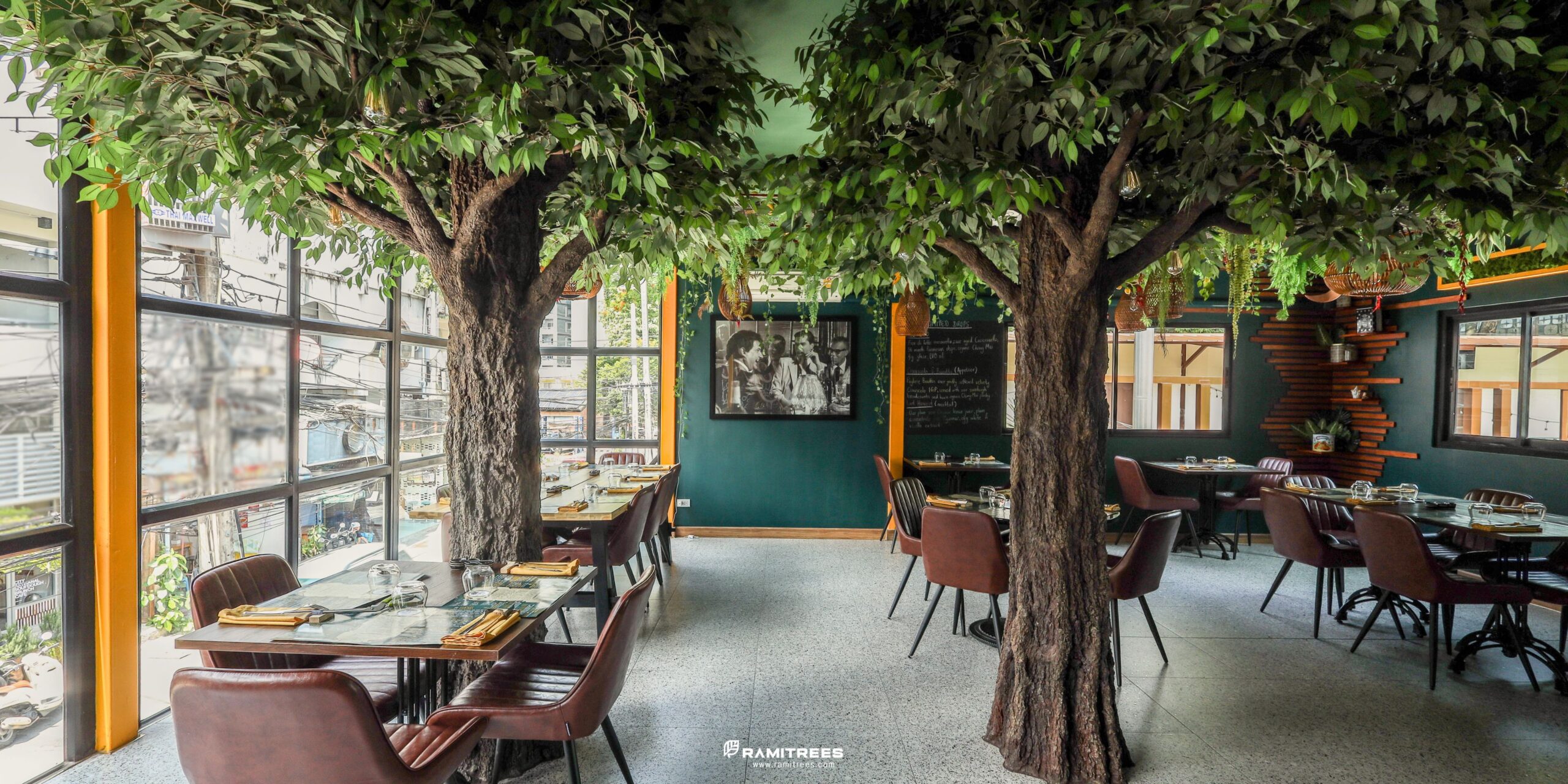 Large Artificial Tree ต้นไทรประดิษฐ์ลำต้นไฟเบอร์กลาส
