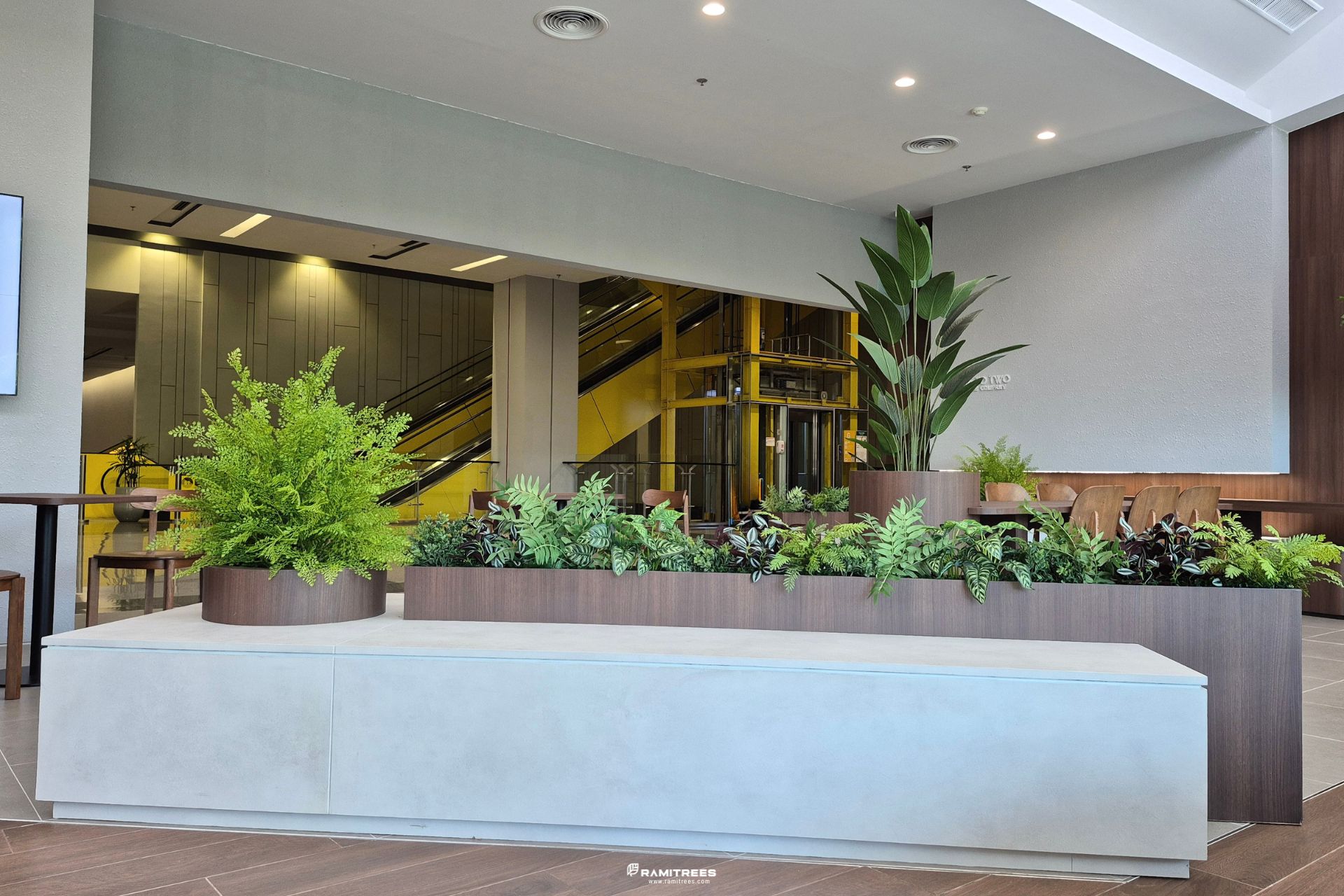 ต้นไม้ประดิษฐ์ขนาดใหญ่ สวนในราง และ Planter Box (5)