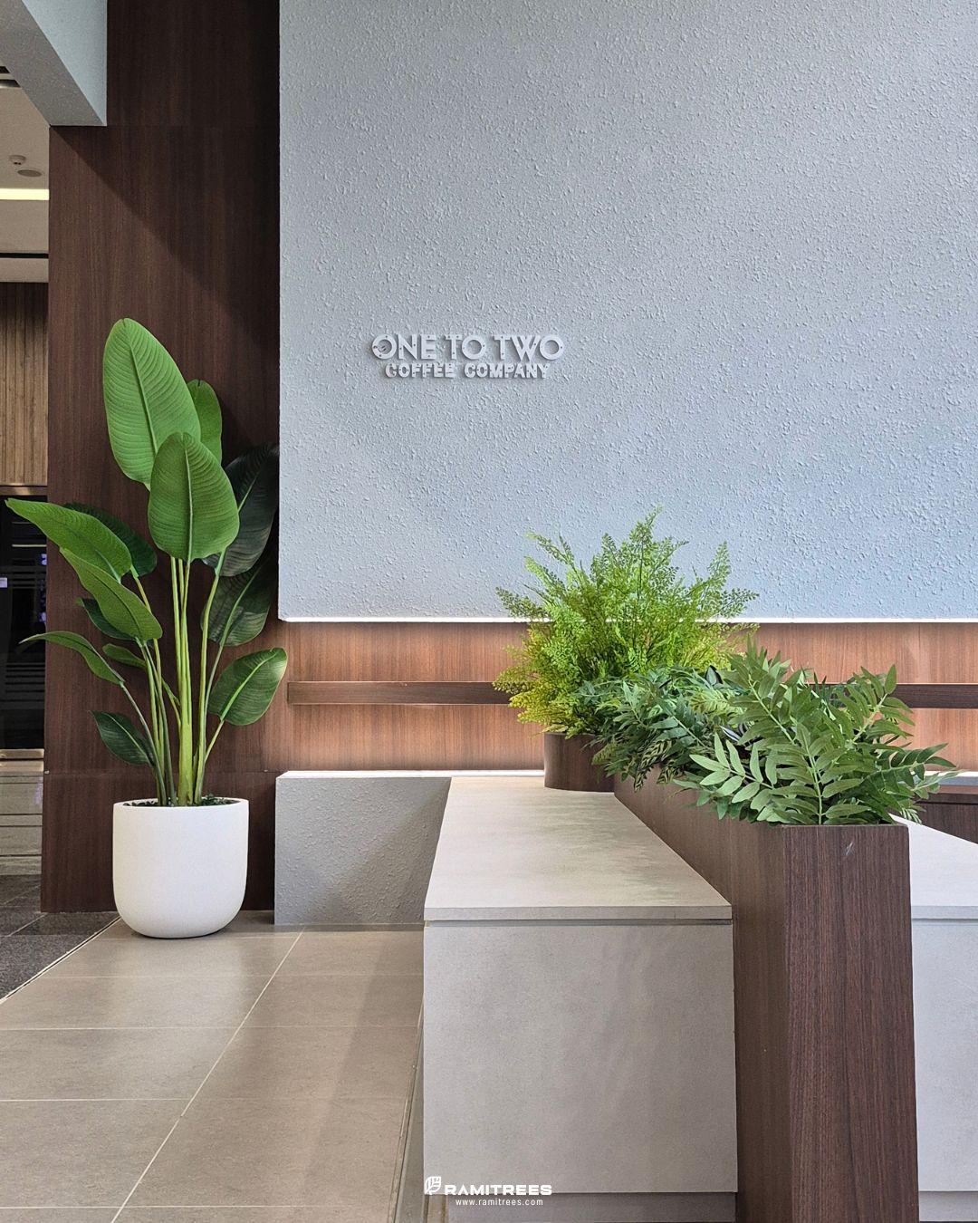 ต้นไม้ประดิษฐ์ขนาดใหญ่ สวนในราง และ Planter Box (6)